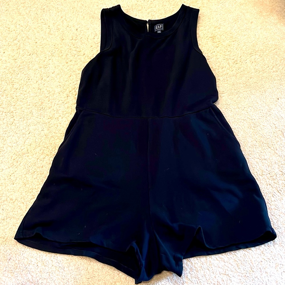Gap romper 90% cotton 10% polyester size Large